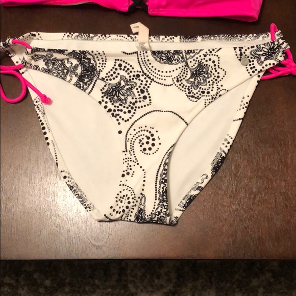 Bikini bundle - Picture 2 of 5